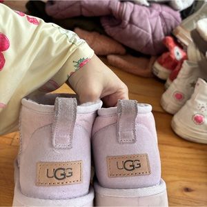Ultra mini UGGs in light purple women’s size 8